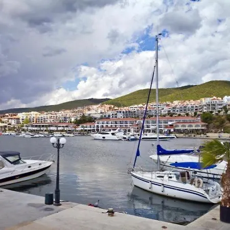 Crown Seaside Apartman