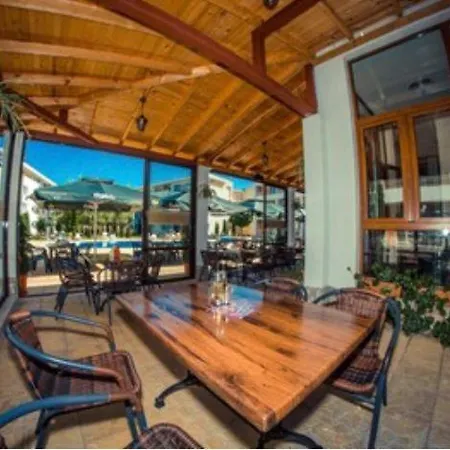 Crown Seaside Apartman